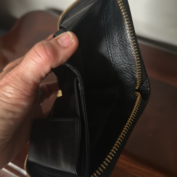 NWOT - MK - zippered Wallet. - Picture 3 of 5